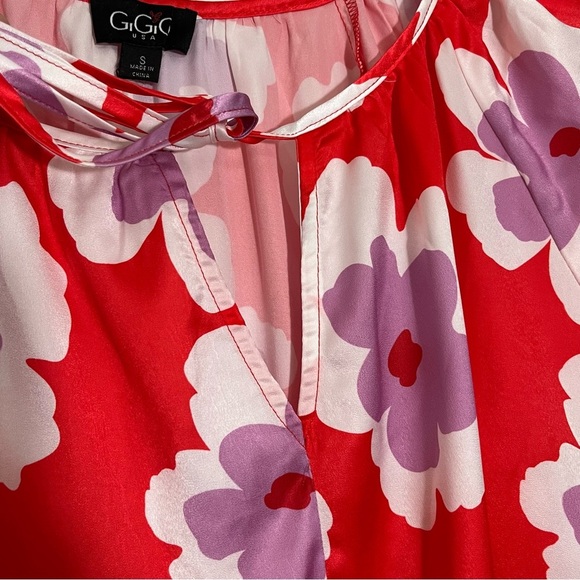 GiGio Vibrant Red Bell Sleeve Floral Blouse | size Small - Picture 5 of 8